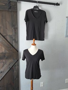 Eddie Bauer Black V-Neck Short Sleeve Tshirt Large Lot Of 2